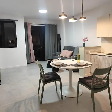 A 2 Minutos De La Playa - Casa Nova Apartamento *